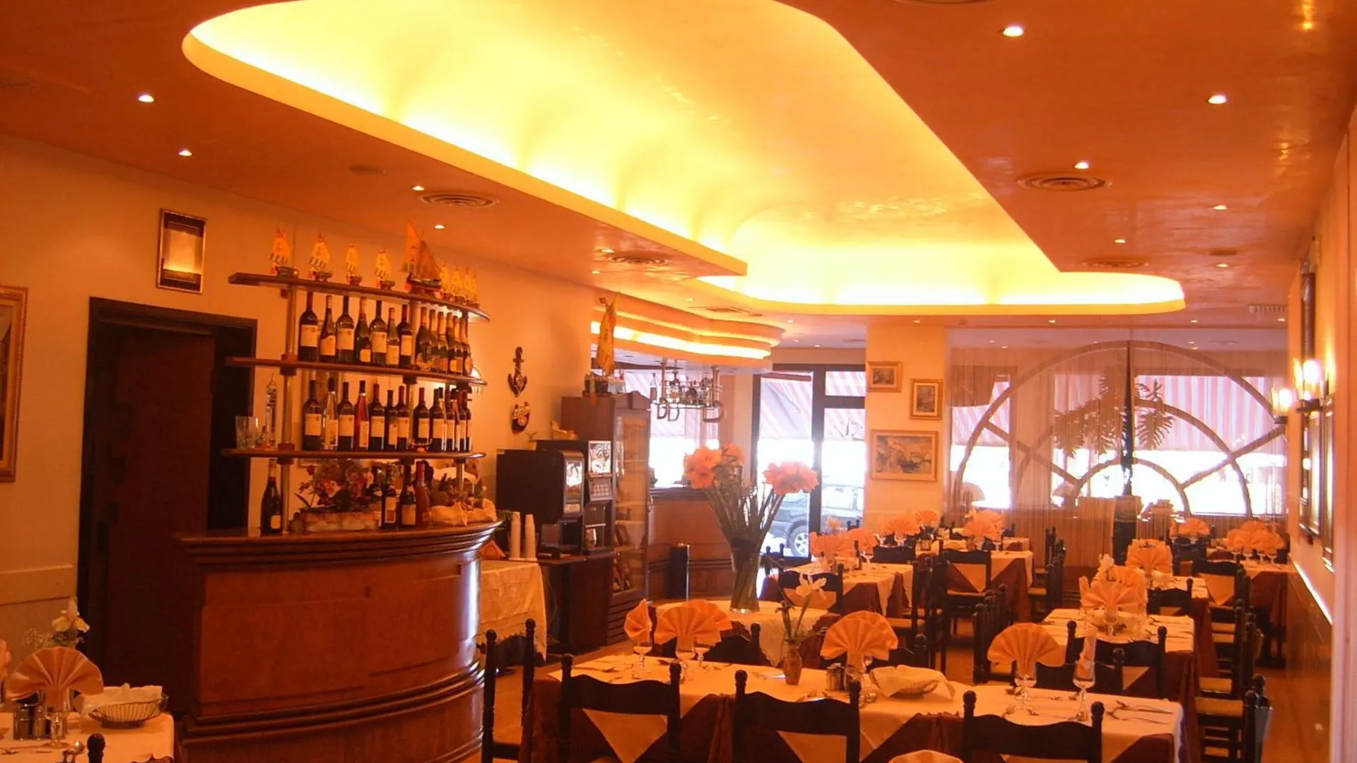 סוטומרינה Hotel Touring 3*,  איטליה